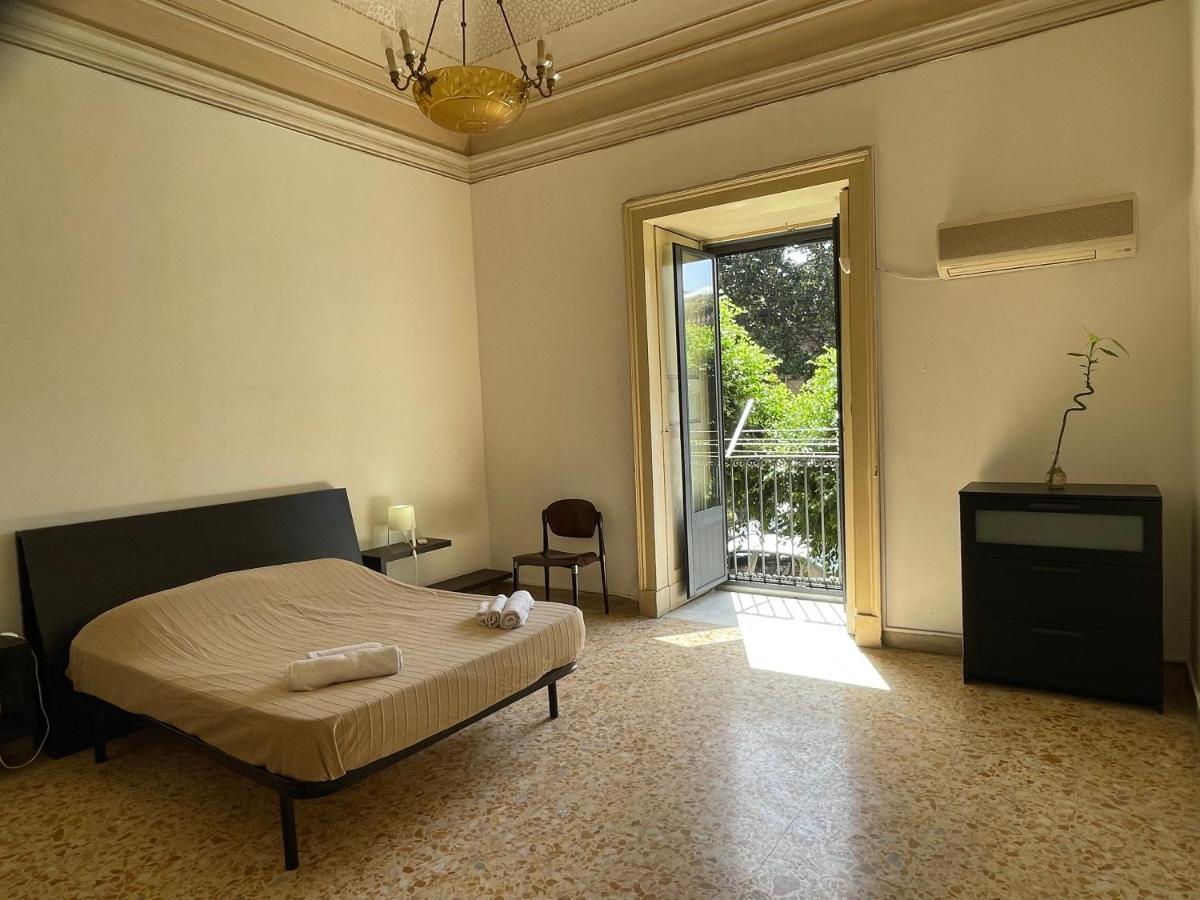 Bed and Breakfast Bed And Books Isabella Catania Exterior foto