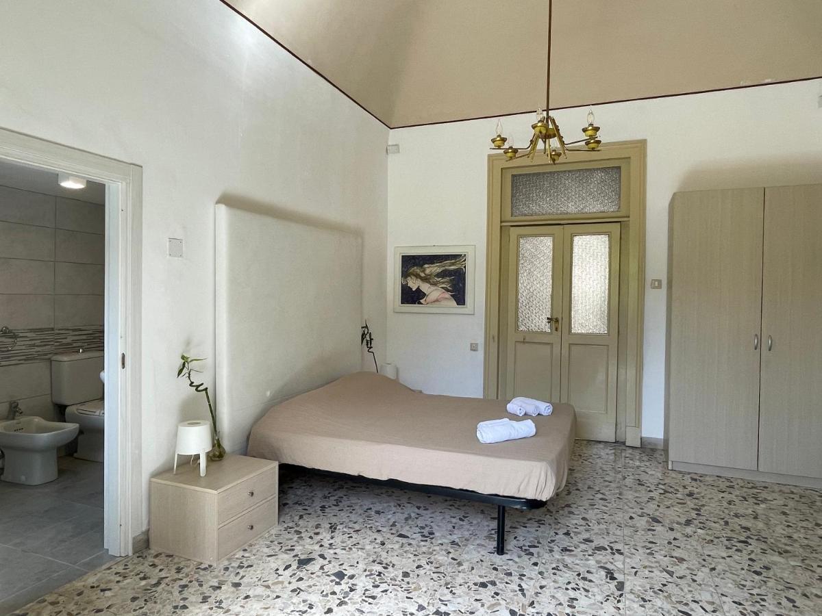 Bed and Breakfast Bed And Books Isabella Catania Exterior foto