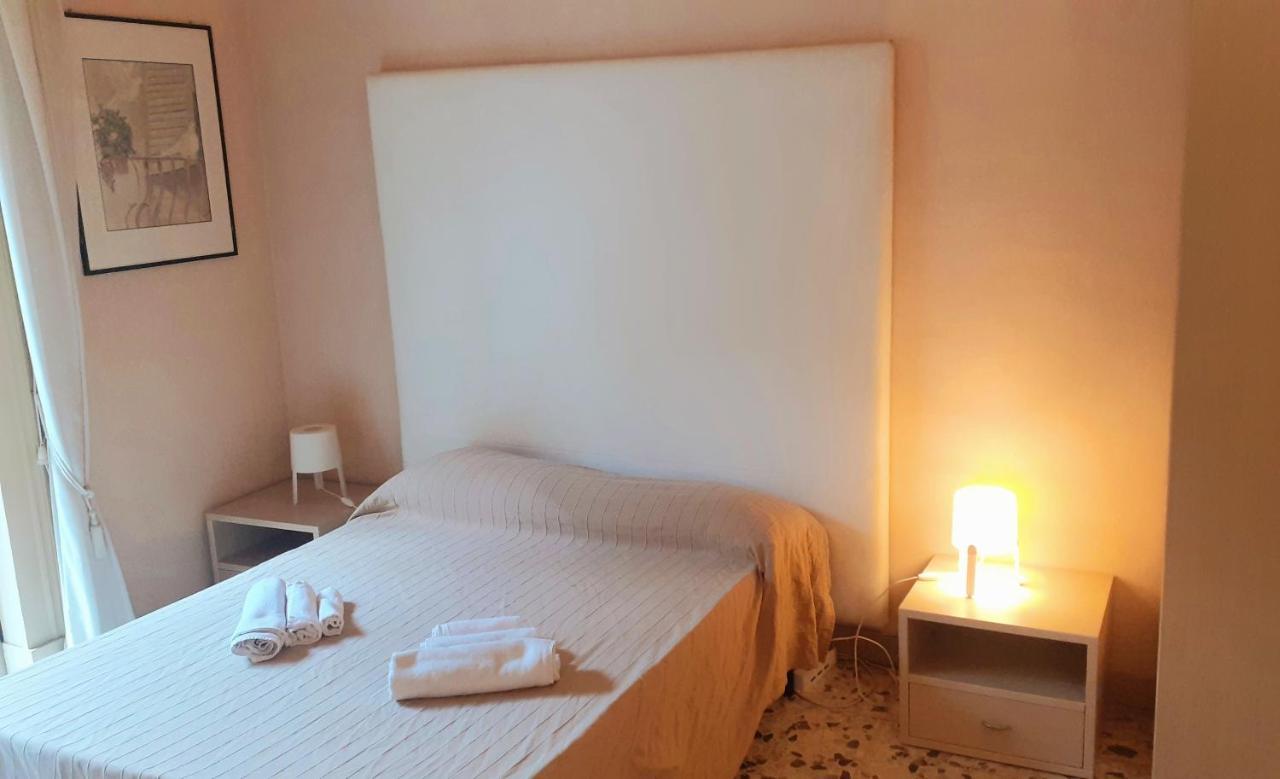 Bed and Breakfast Bed And Books Isabella Catania Exterior foto