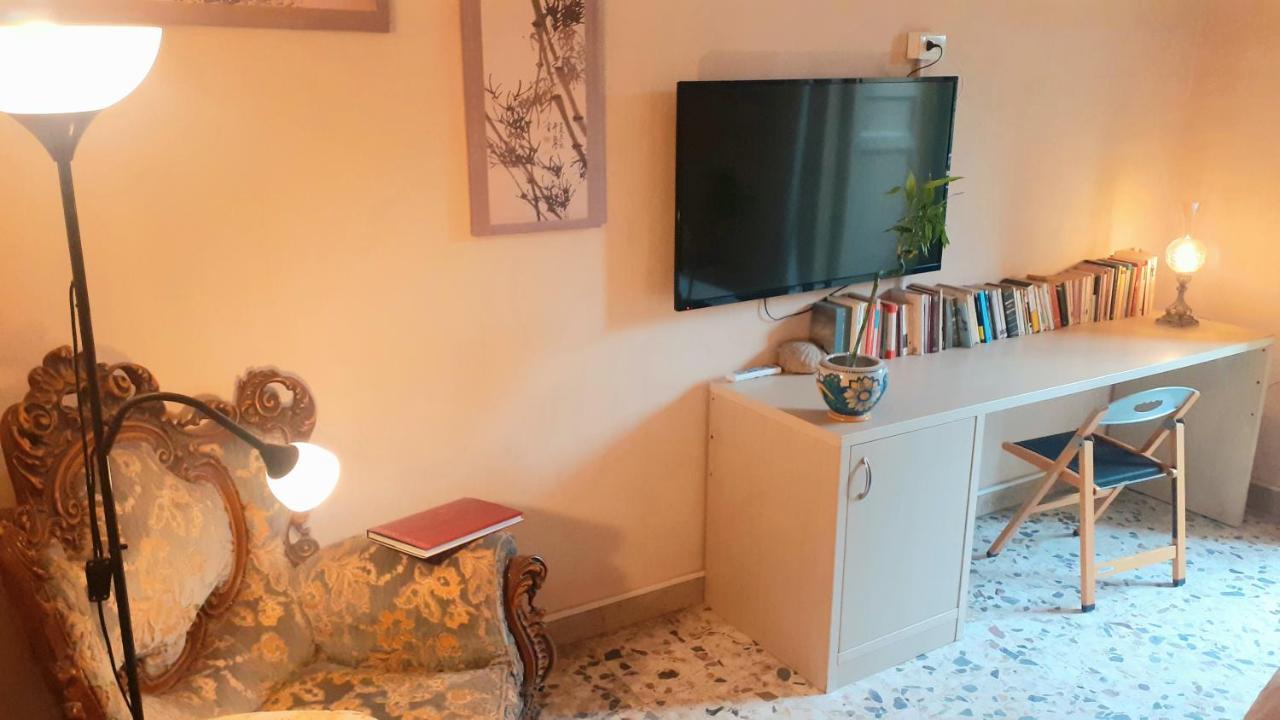 Bed and Breakfast Bed And Books Isabella Catania Exterior foto