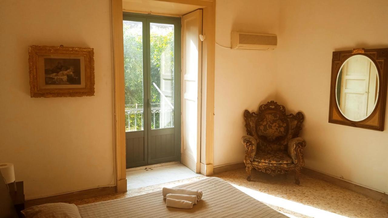 Bed and Breakfast Bed And Books Isabella Catania Exterior foto