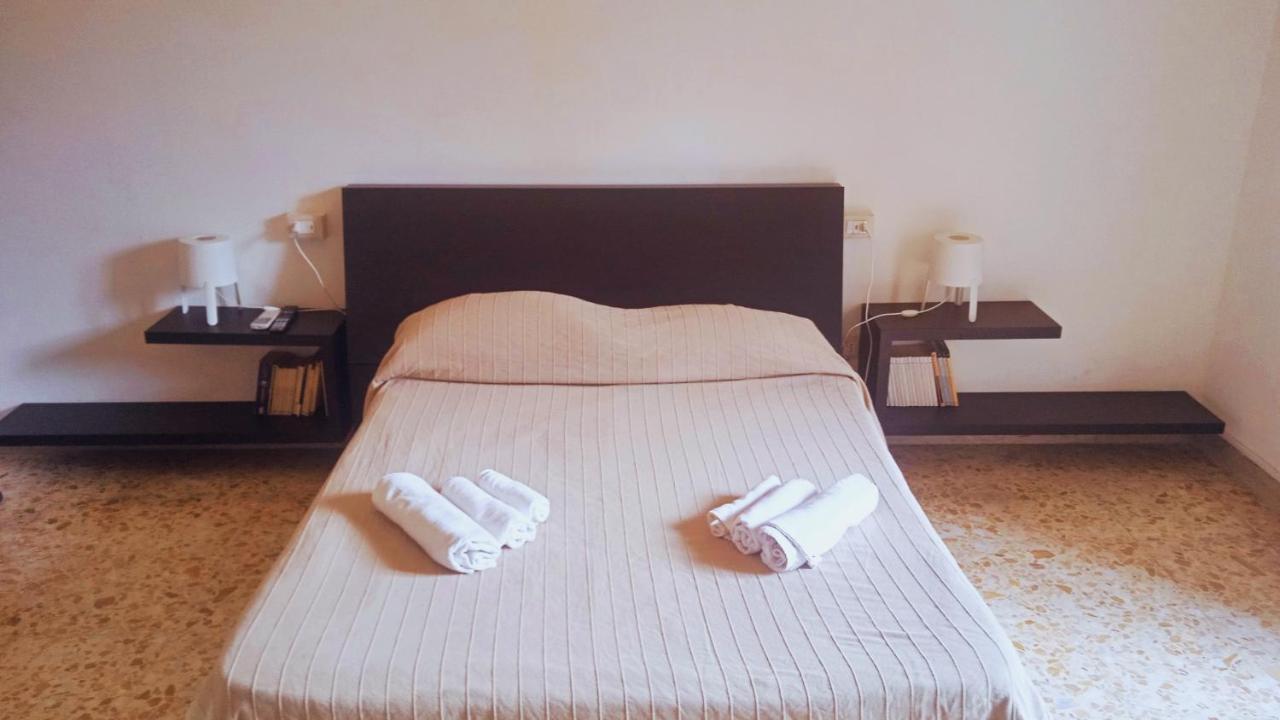Bed and Breakfast Bed And Books Isabella Catania Exterior foto
