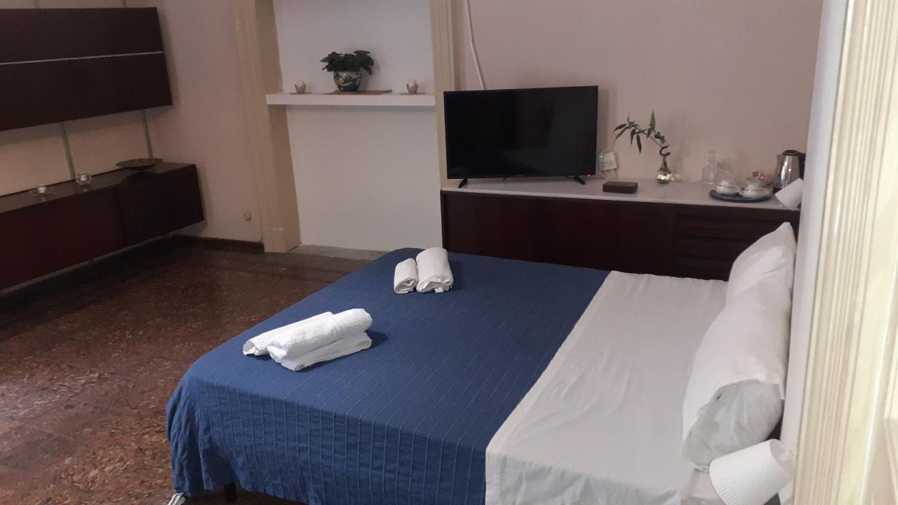 Bed and Breakfast Bed And Books Isabella Catania Exterior foto